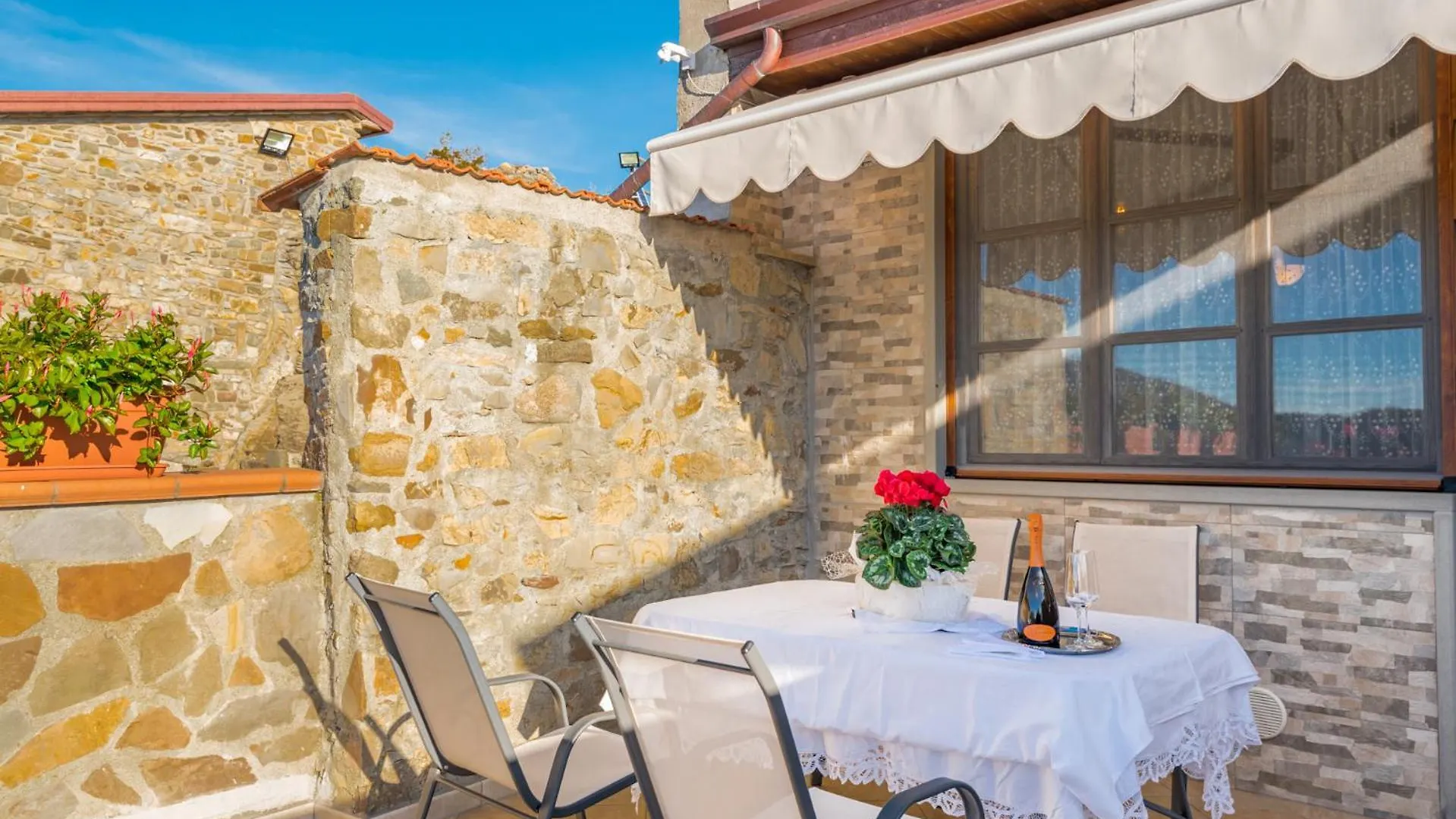 Holiday home Vivi Luxury Country House Comano