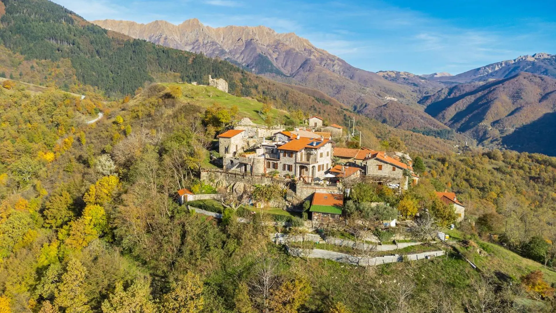 Vivi Luxury Country House Comano  Holiday home
