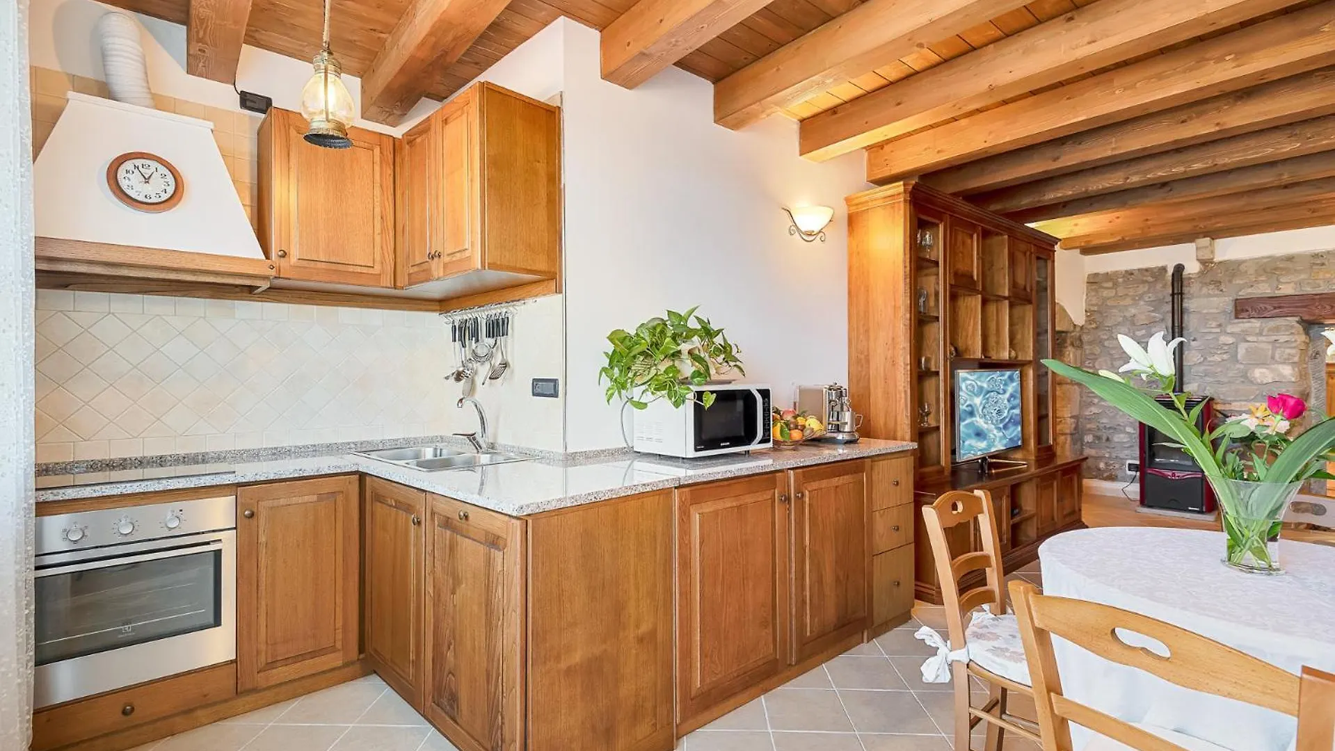 Vivi Luxury Country House Comano  Italy