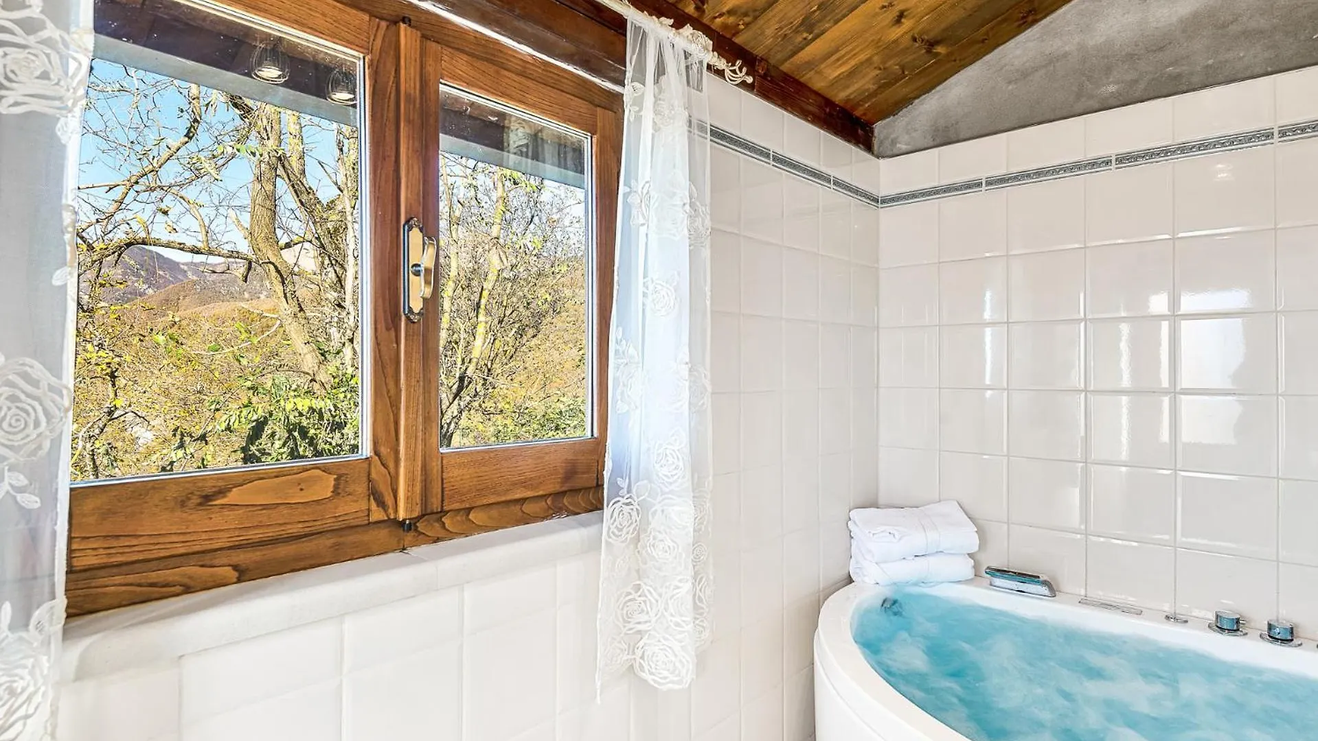 Holiday home Vivi Luxury Country House Comano  Italy
