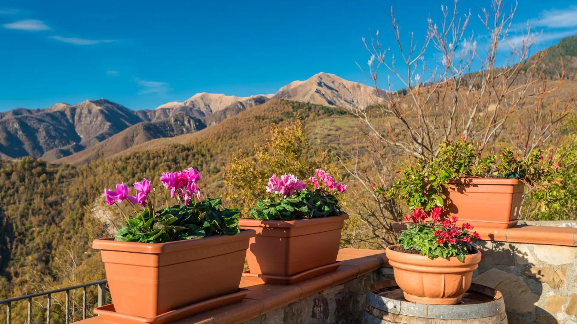 Vivi Luxury Country House Comano  Comano (Tuscany)